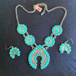 Turquoise squash, blossom necklace, and earrings brand new wood tag still on it